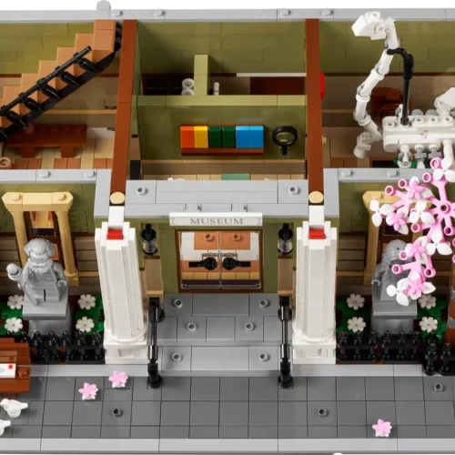 LEGO® Icons Natural History Museum - Image 6