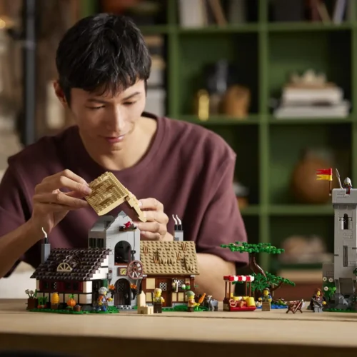 LEGO® Icons Medieval Town Square - Image 4