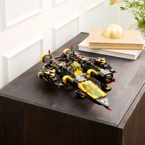 LEGO® Icons Blacktron Renegade - Image 4