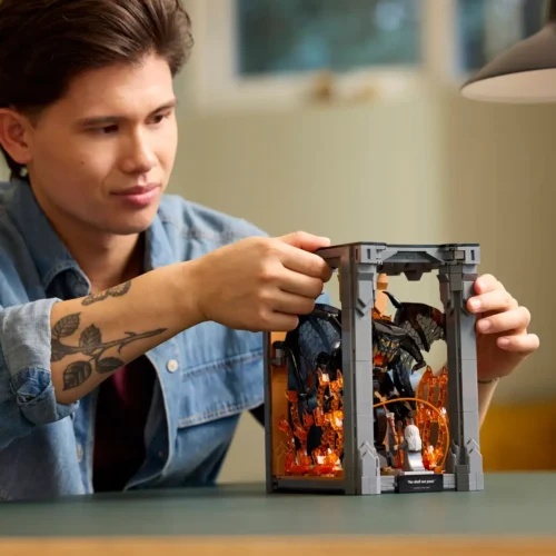 LEGO® Icons The Lord of the Rings: Balrog™ Book Nook - Image 5